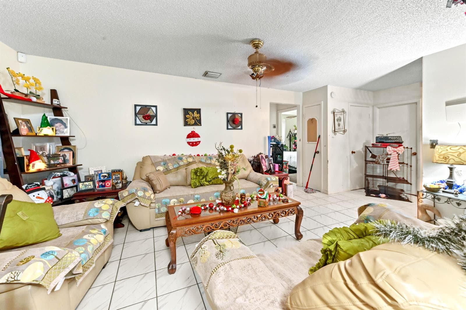 28 family room 04