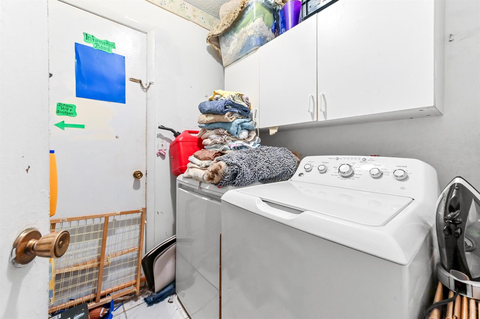 05 laundry room 01