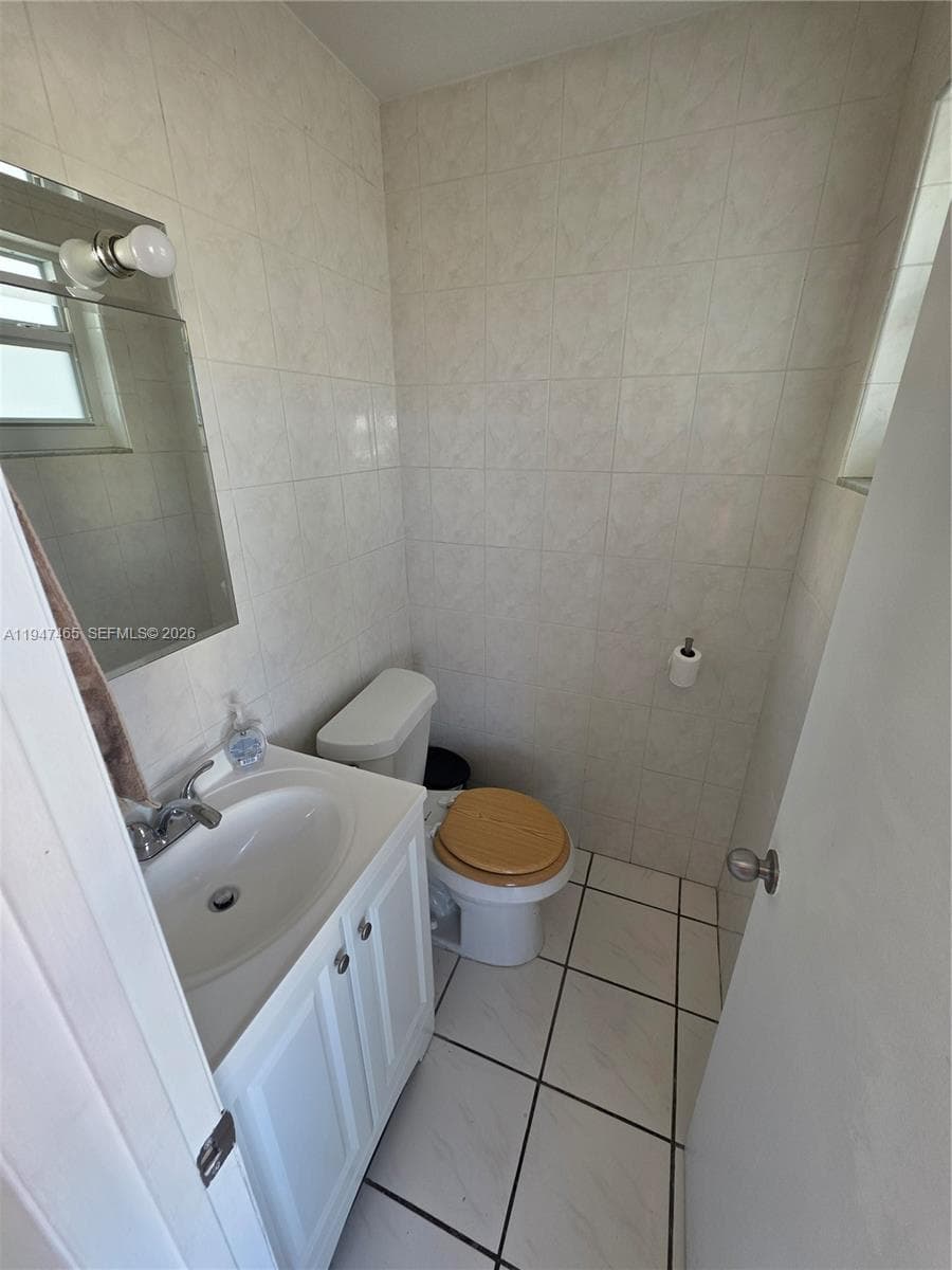 JEFFERSON PLAZA CONDO · #PH02 in Miami Beach - Photo 12