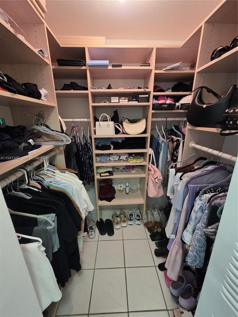 Walk-in closet