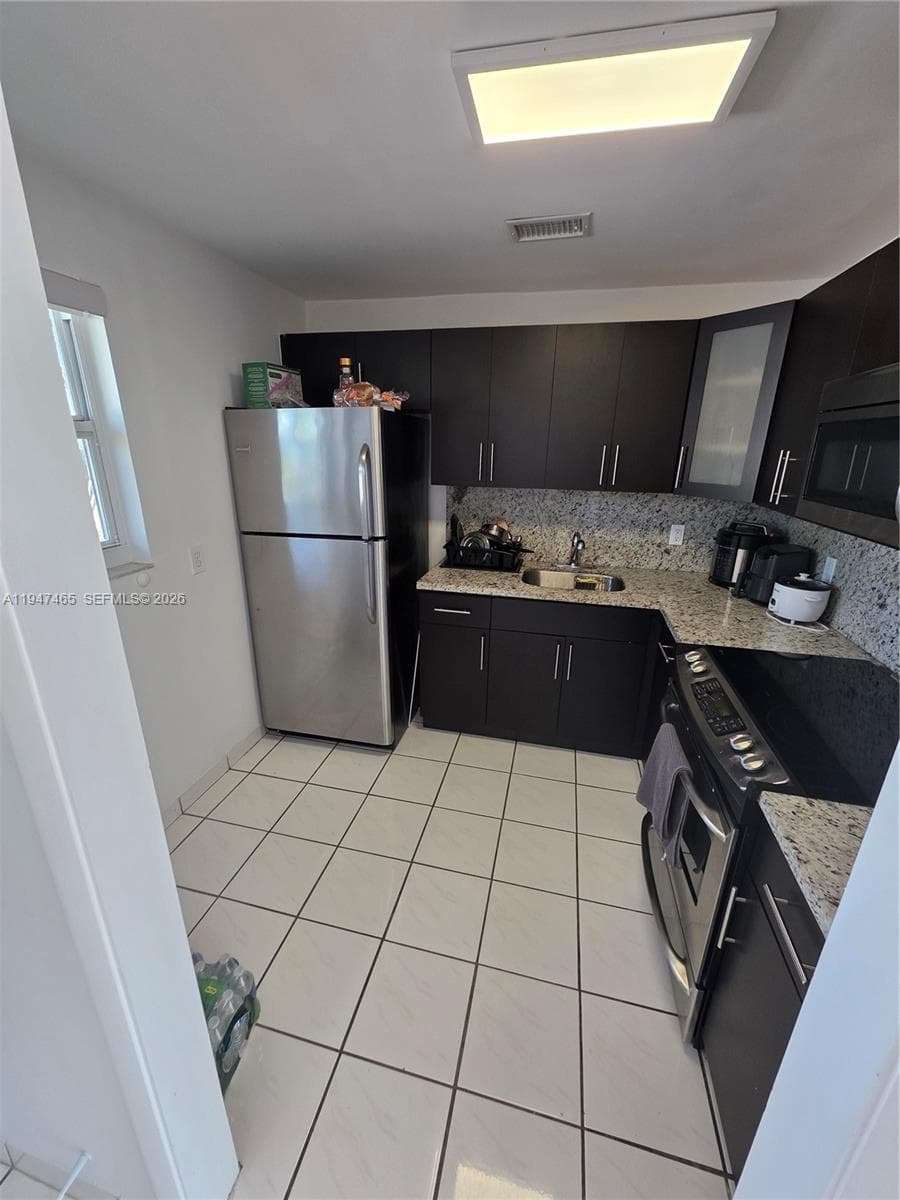 JEFFERSON PLAZA CONDO · #PH02 in Miami Beach - Photo 14