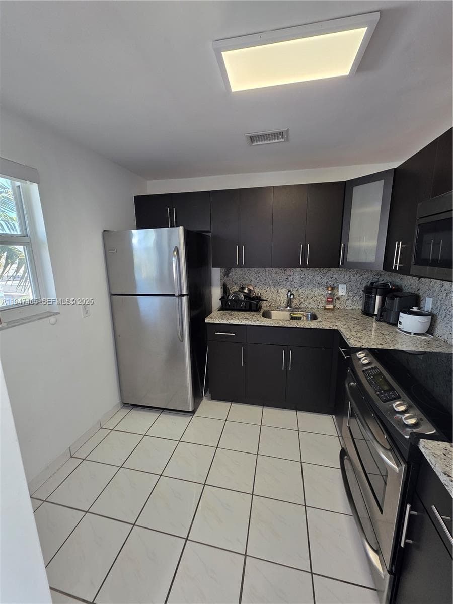 JEFFERSON PLAZA CONDO · #PH02 in Miami Beach - Photo 15