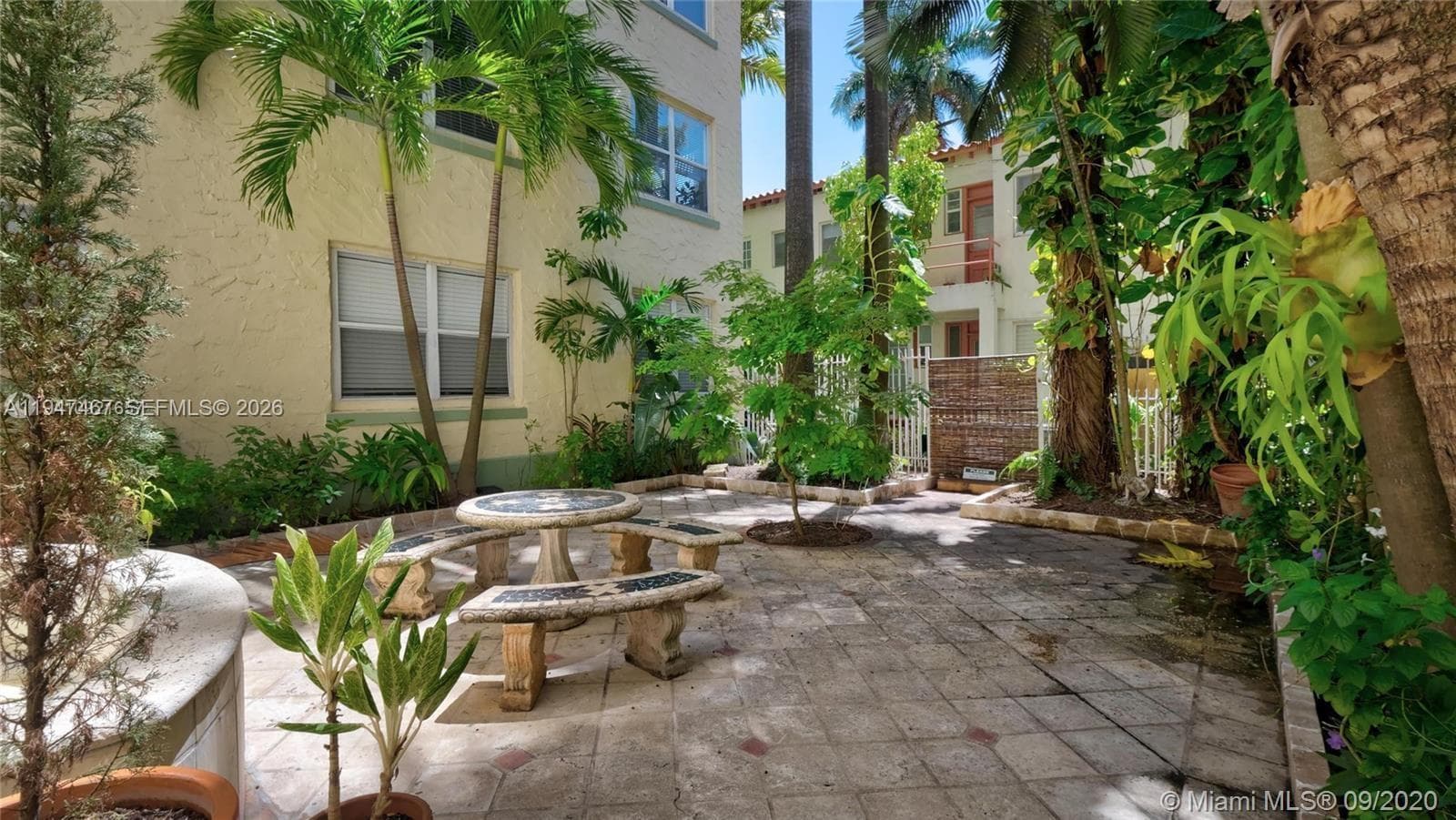 THE ESPLANADE BEACH CONDO · #109 in Miami Beach - Photo 8