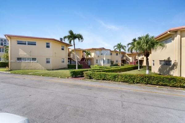 Sky Lake Gardens NO 3 · #235 in Miami - Photo 18