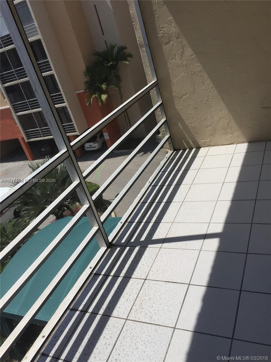 CARLTON BAY · #4M in North Miami Beach - Photo 8