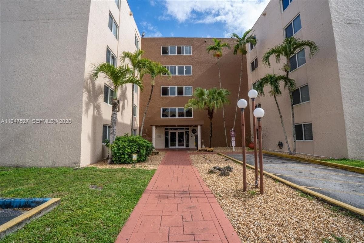 Coral Gate East · #2-124 in Hialeah - Photo 3