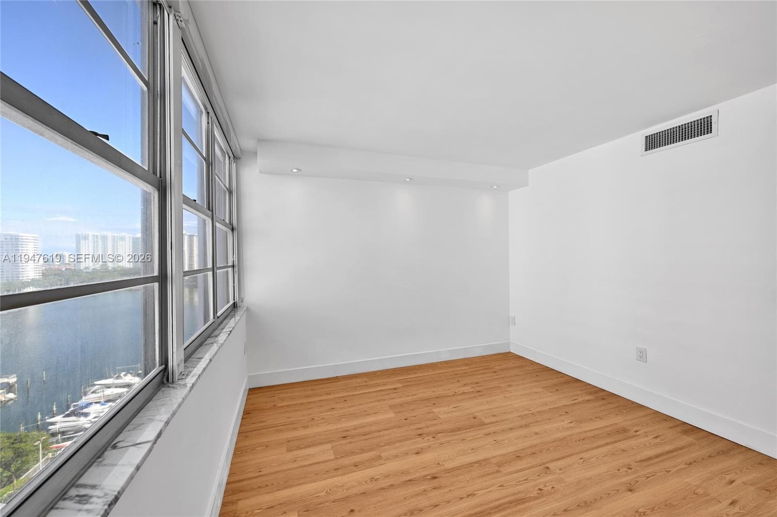 Comfortable second bedroom ideal for guests or home office