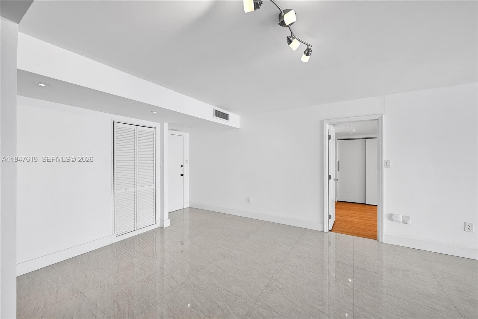 Beautiful ceramic tile flooring throughout