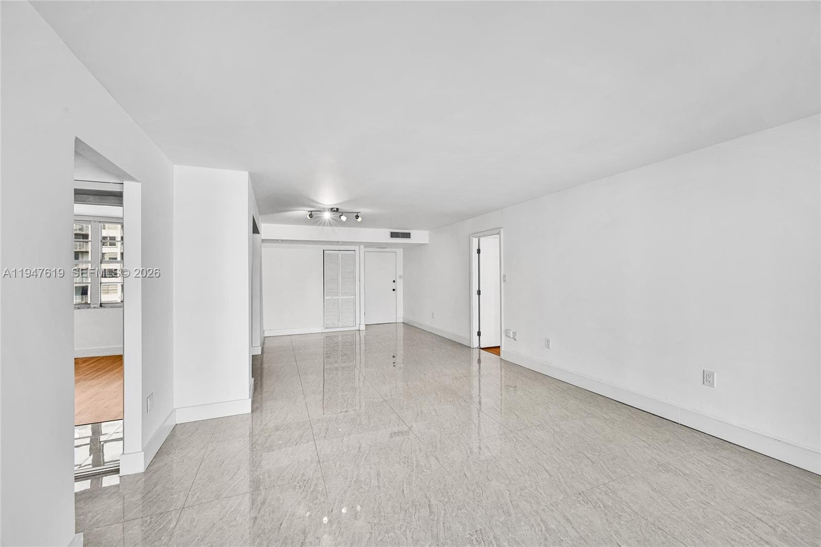 Split bedroom floorplan