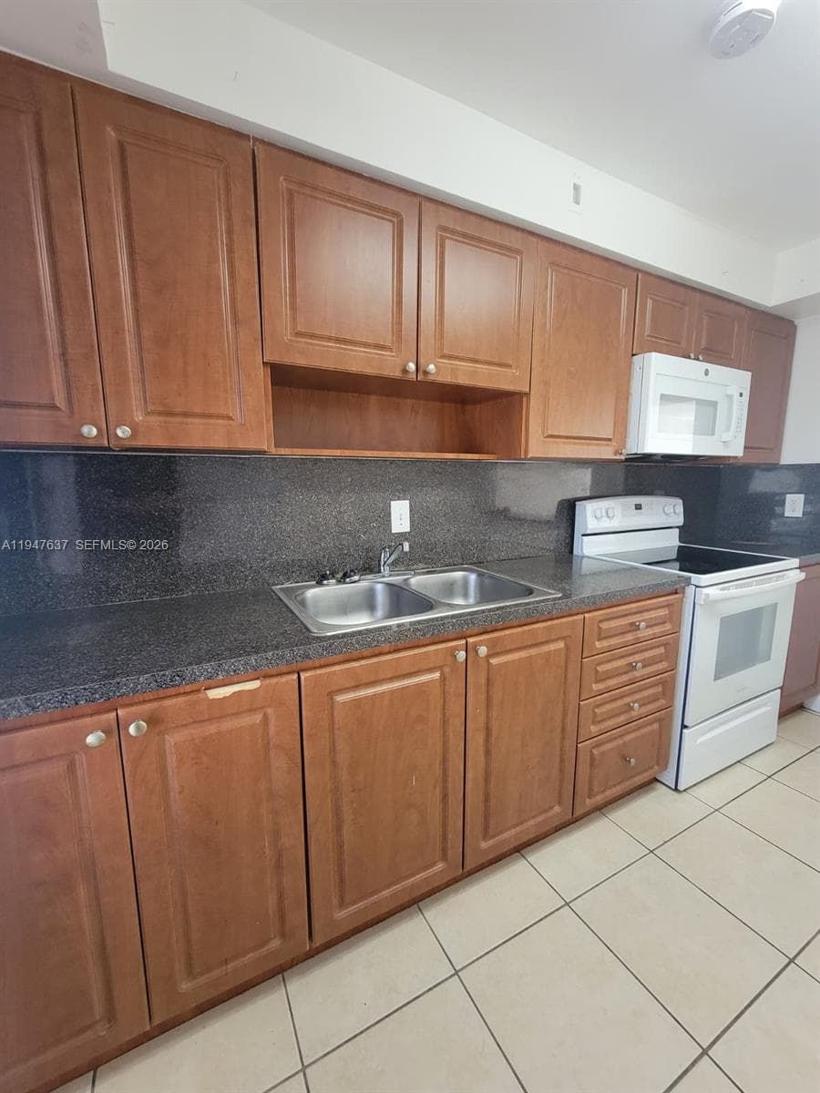 CLAREMONT PLACE CONDO · #303 in North Miami - Photo 3