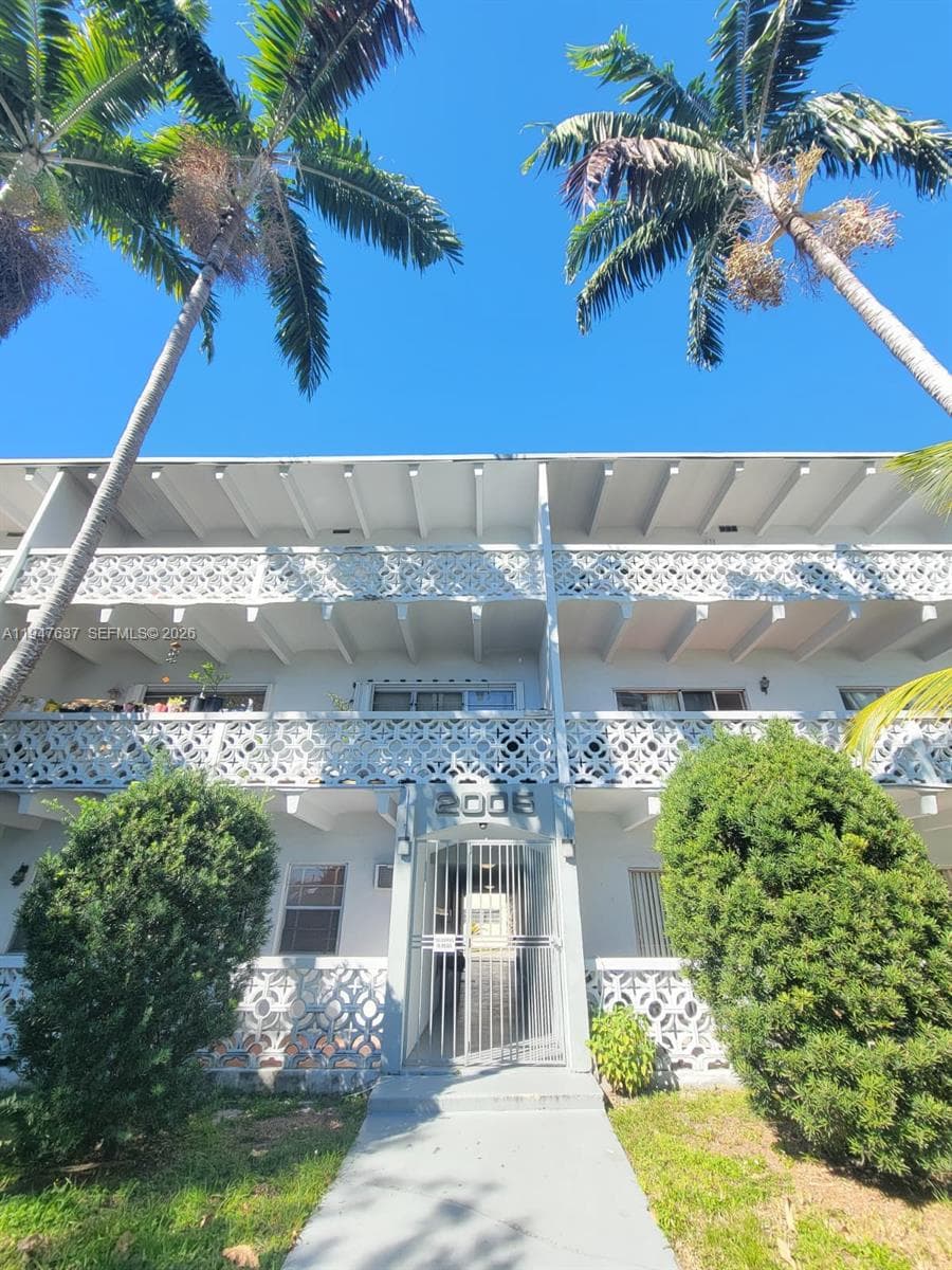 CLAREMONT PLACE CONDO · #303 in North Miami - Photo 1