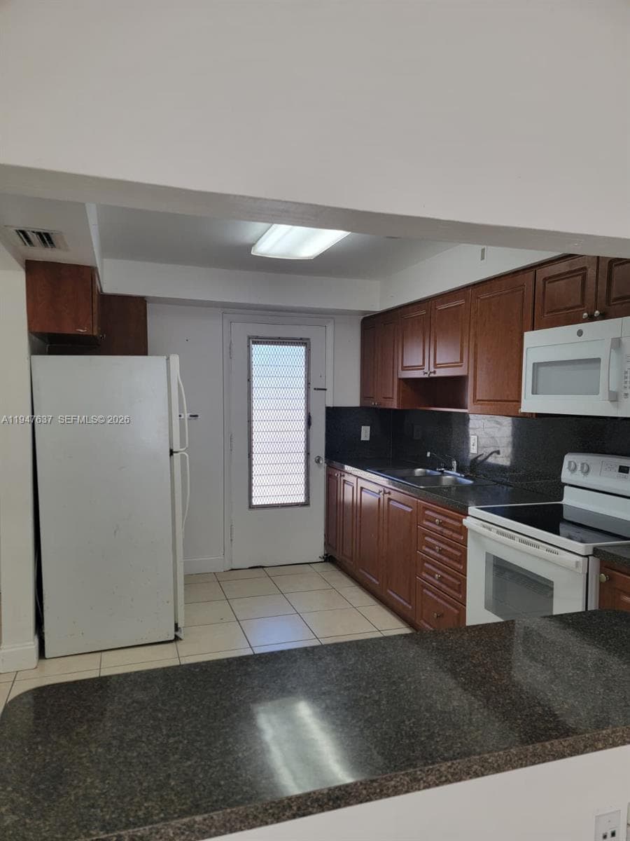 CLAREMONT PLACE CONDO · #303 in North Miami - Photo 4