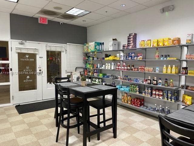 Sandwich & Grocery Cafe