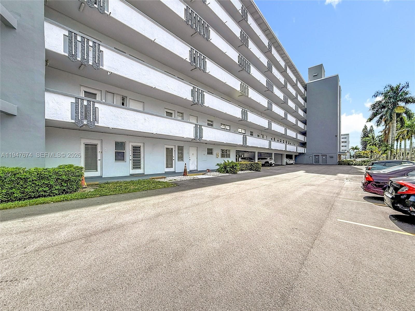 FAIRWAYS ROYALE CONDO · #411 in Hallandale Beach - Photo 3