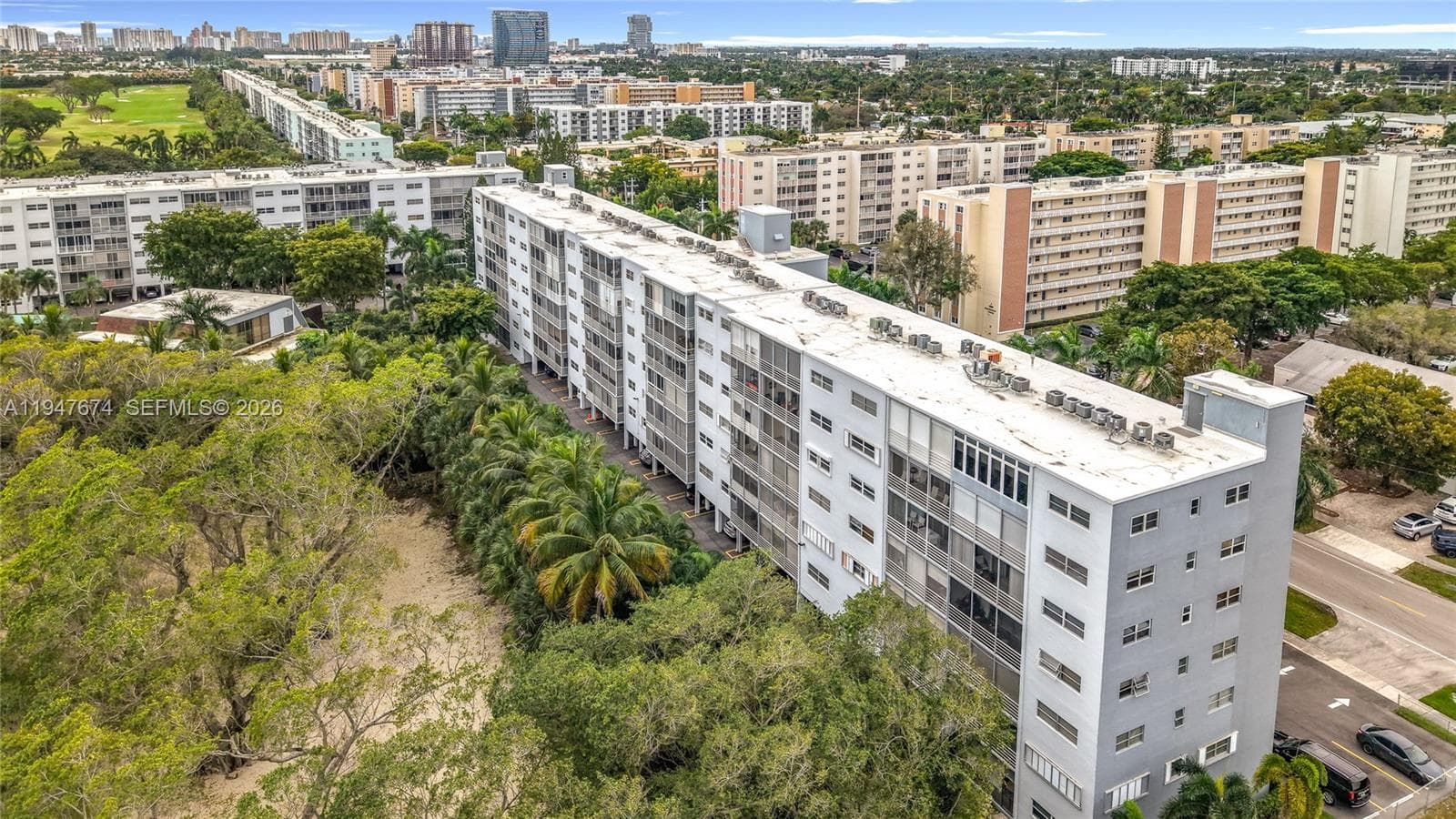 FAIRWAYS ROYALE CONDO · #411 in Hallandale Beach - Photo 40