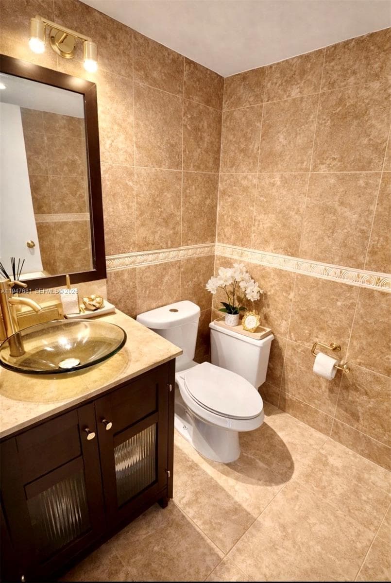 DESOTO PARK CONDO · #411 in Hallandale Beach - Photo 6