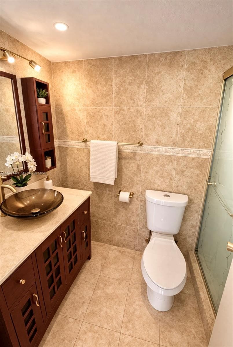 DESOTO PARK CONDO · #411 in Hallandale Beach - Photo 9
