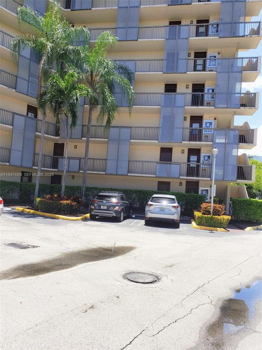 BRAVURA CONDOMINIUM · #101 in Aventura - Photo 13