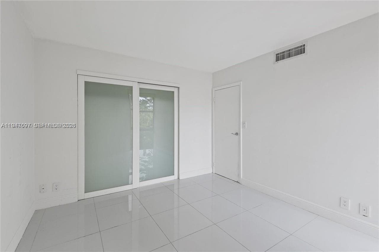CORONADO CONDO- TOWER II · #209 in Aventura - Photo 11