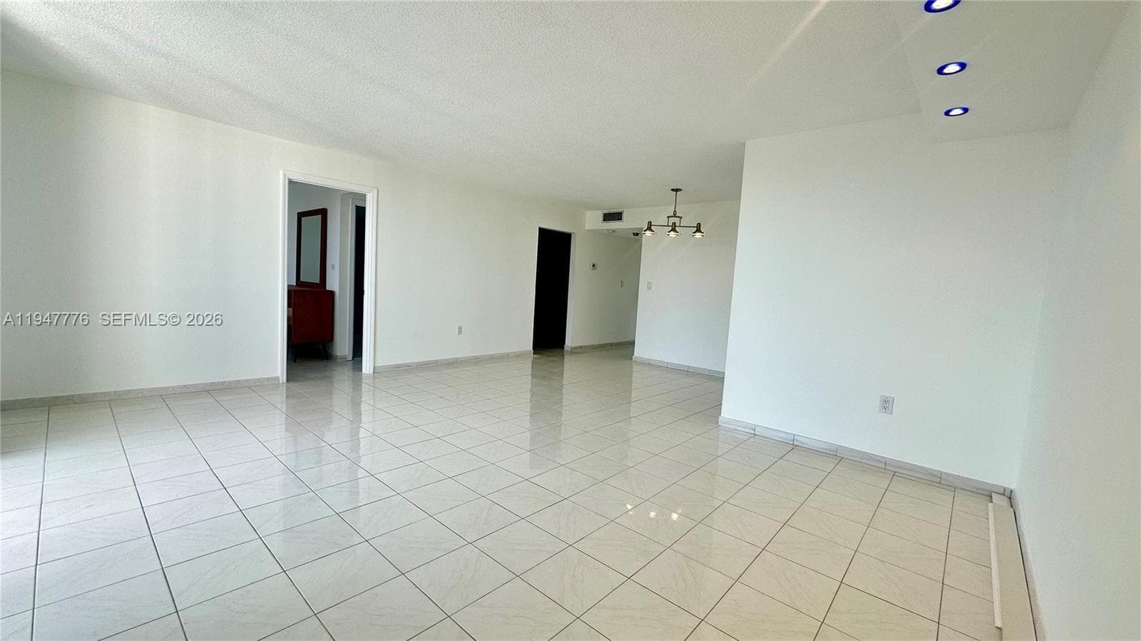 Living/dining area