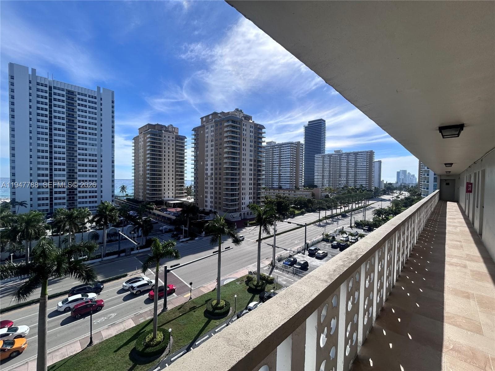 ISLANDS-MARTINIQUE CONDO · #804 in Hallandale Beach - Photo 2