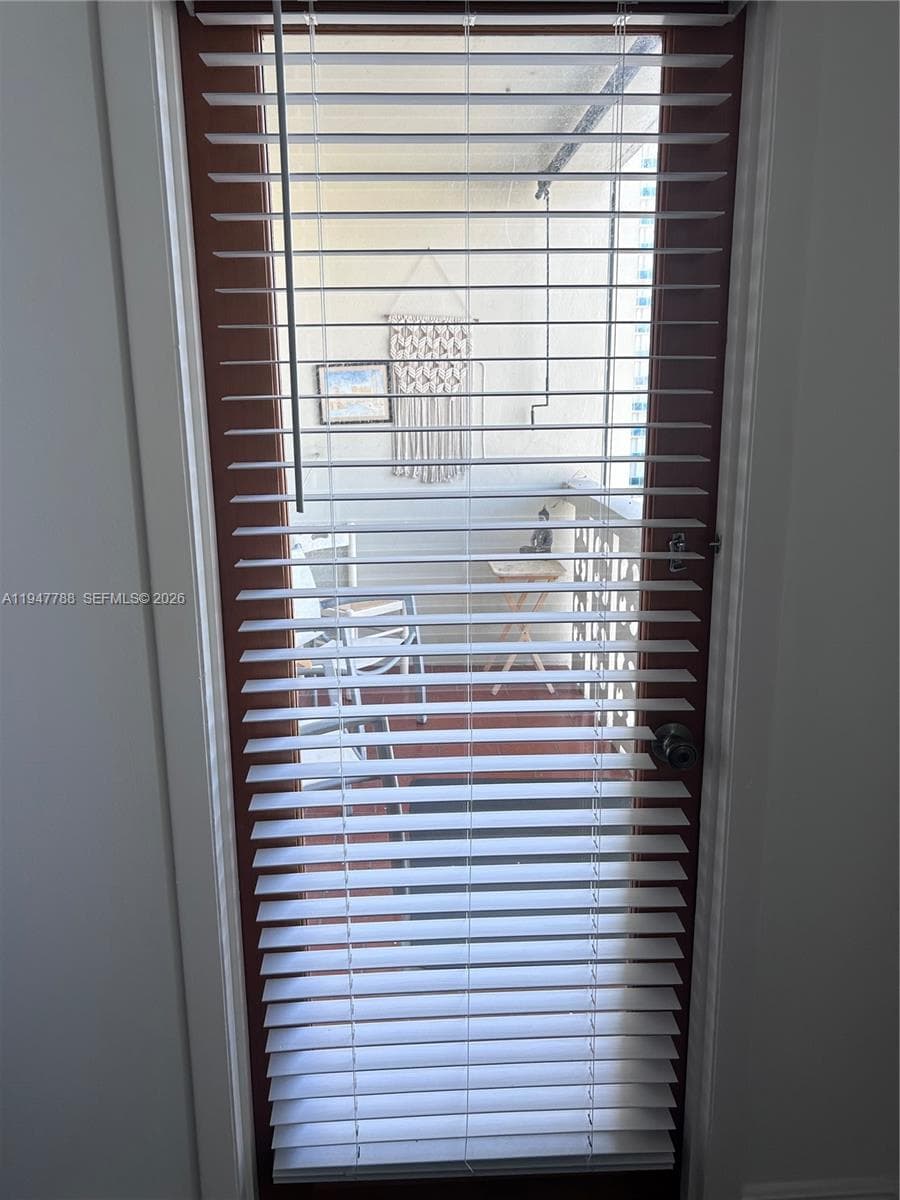 ISLANDS-MARTINIQUE CONDO · #804 in Hallandale Beach - Photo 11