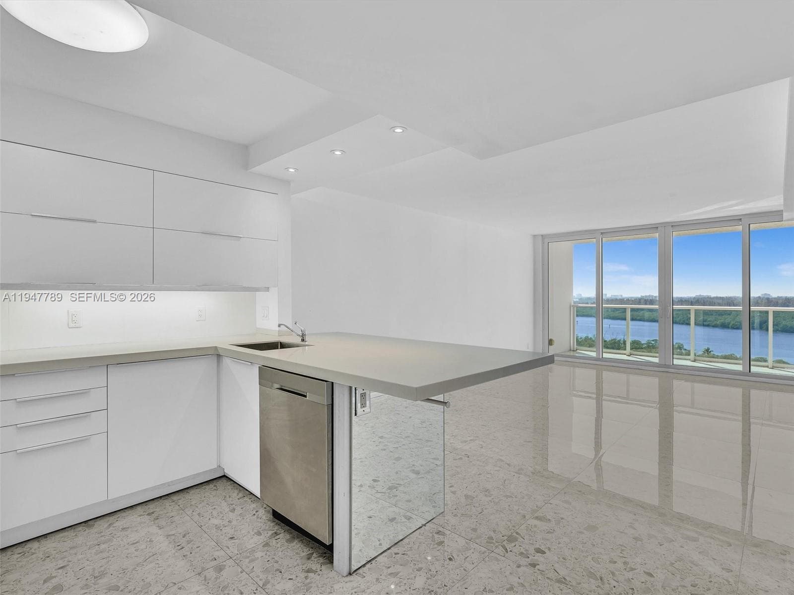 ARLEN HOUSE EAST CONDO · #1220 in Sunny Isles Beach - Photo 4