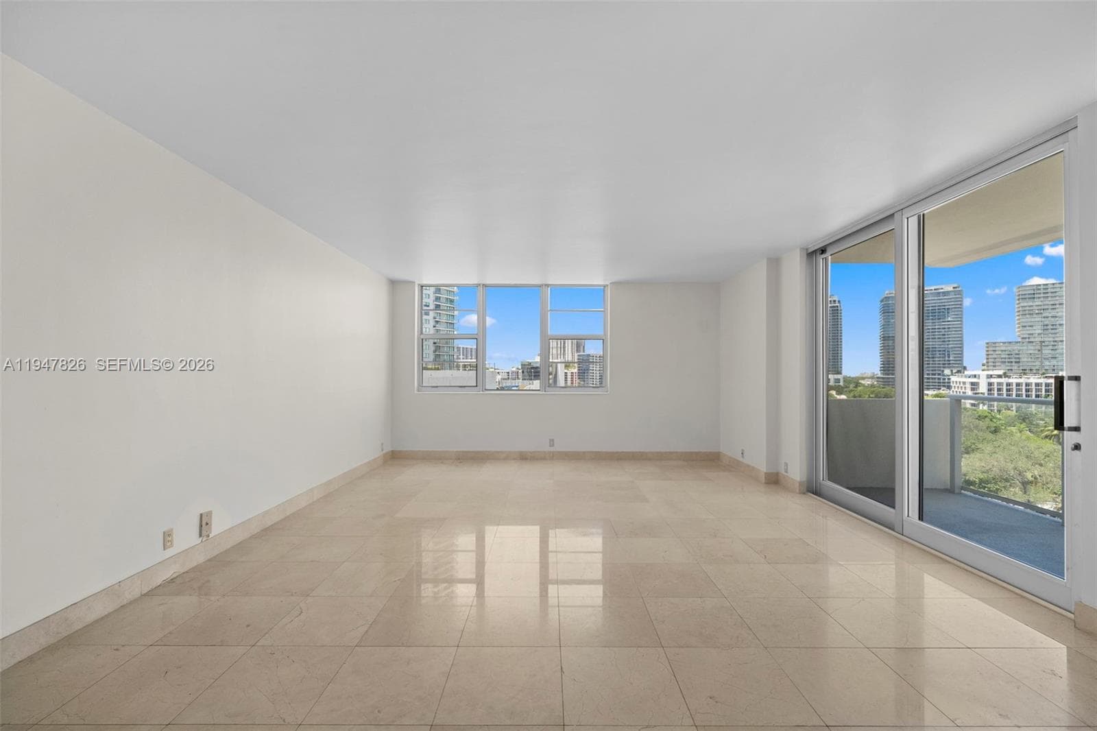 BAY PARK TOWERS CONDO · #1018 in Miami - Photo 13