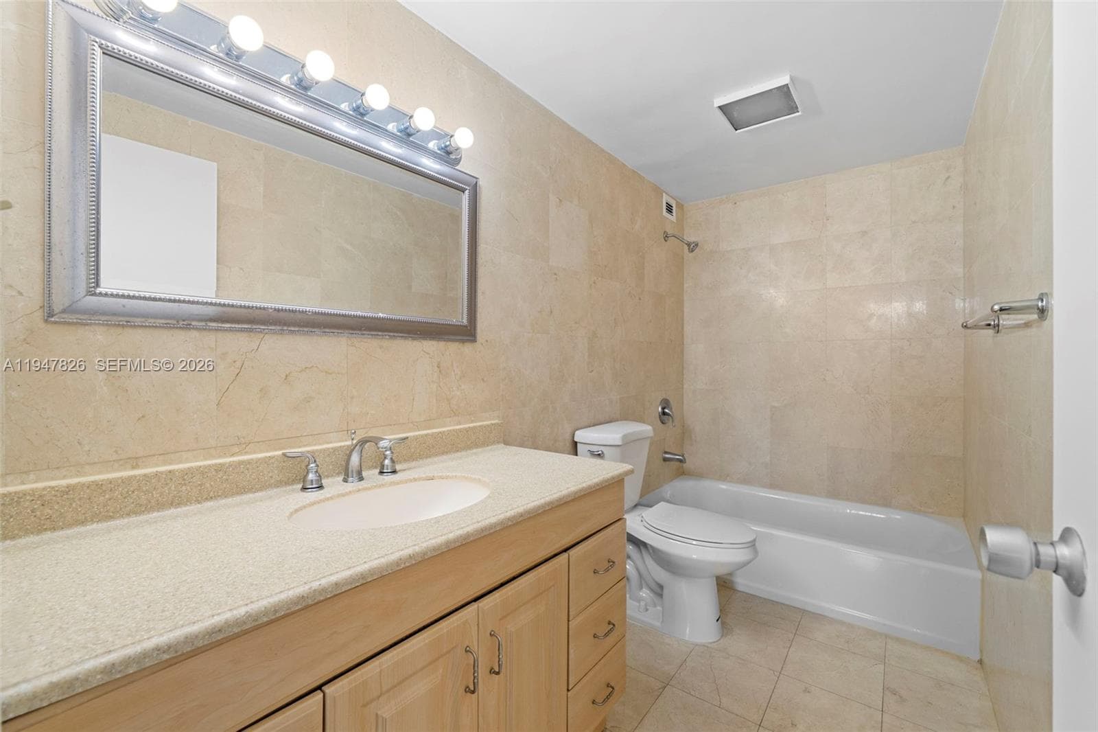 BAY PARK TOWERS CONDO · #1018 in Miami - Photo 4