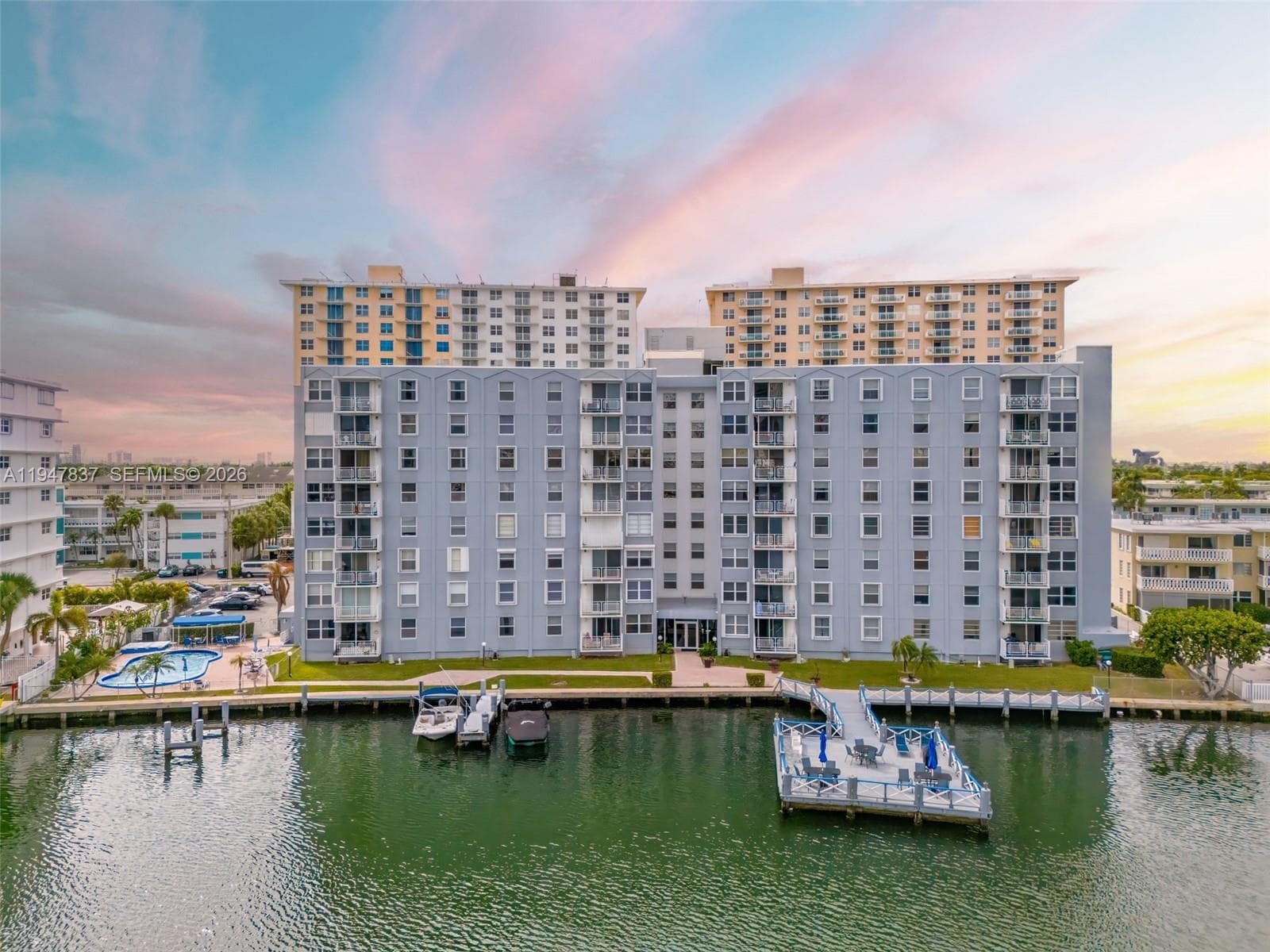 GOLDEN ISLES YACHT CLUB C · #707 in Hallandale Beach - Photo 1