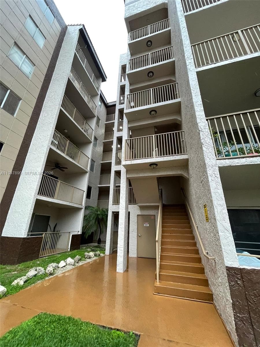 KENDALL LAKE TOWERS CONDO · #313 in Miami - Photo 3
