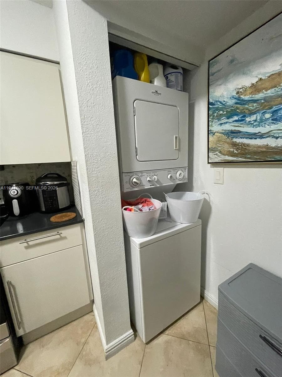 KENDALL LAKE TOWERS CONDO · #313 in Miami - Photo 11