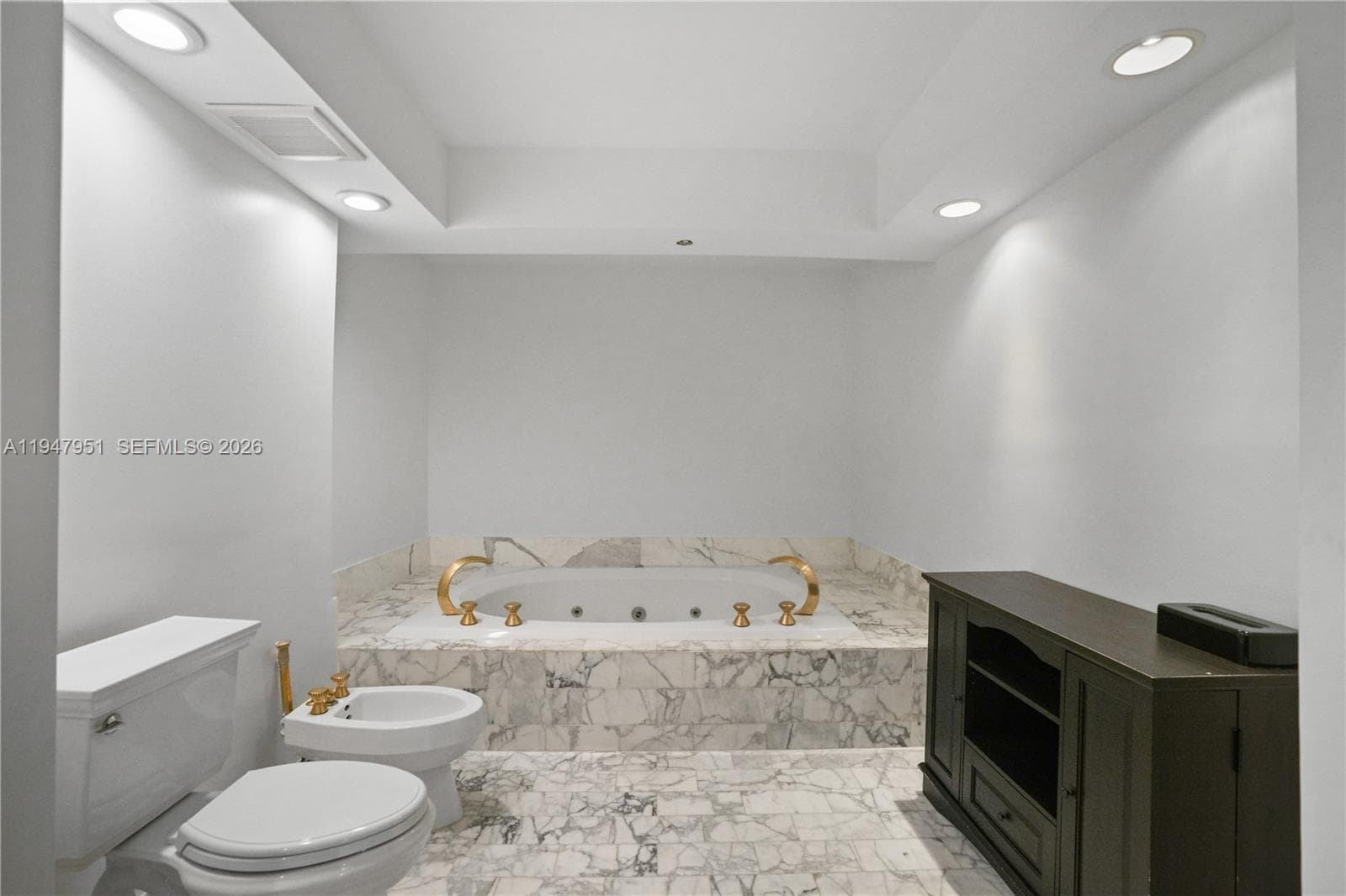 TURNBERRY TOWERS CONDO · #25GR in Aventura - Photo 22