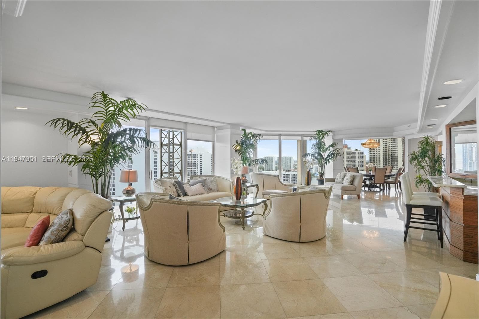 TURNBERRY TOWERS CONDO · #25GR in Aventura - Photo 9