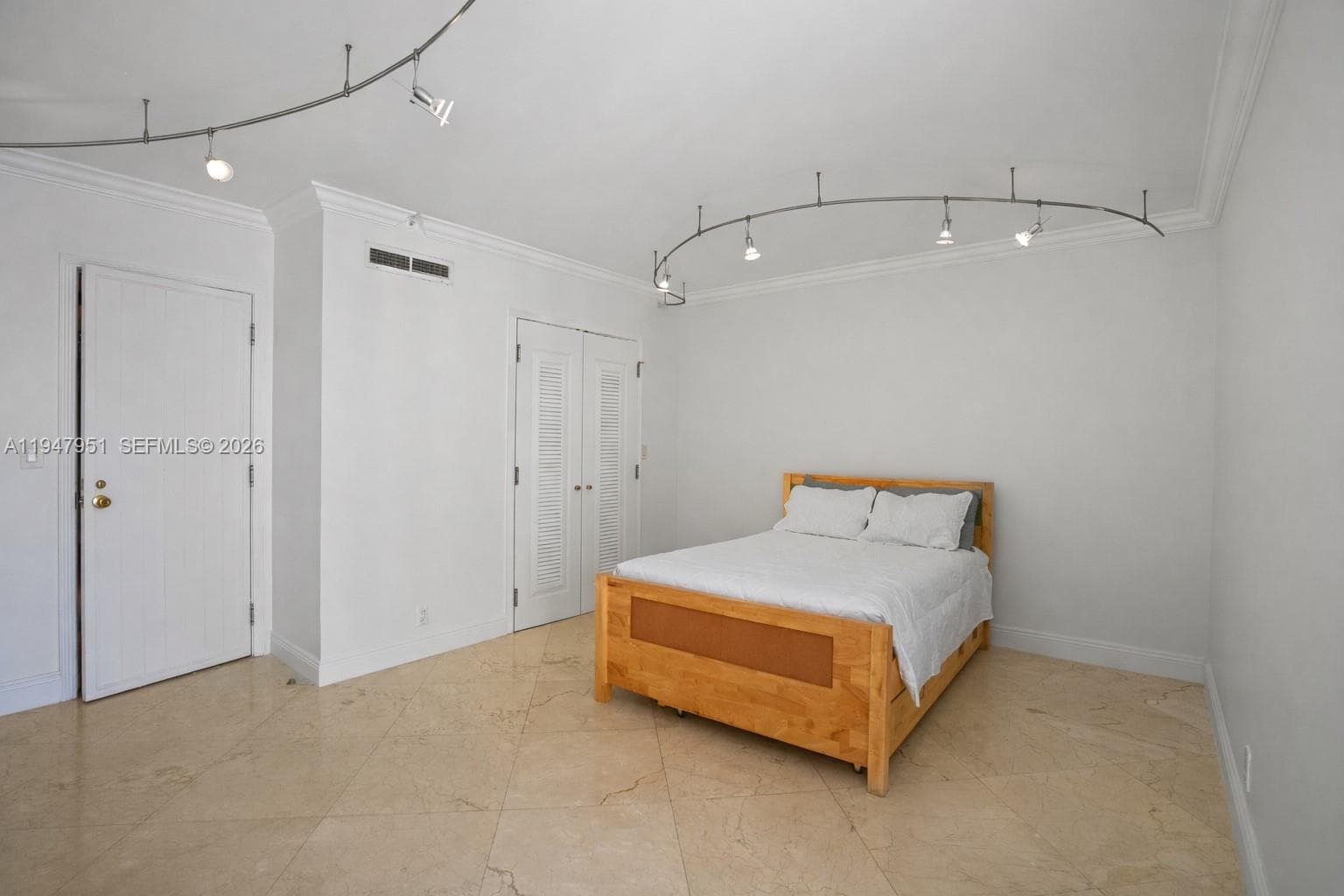 TURNBERRY TOWERS CONDO · #25GR in Aventura - Photo 34