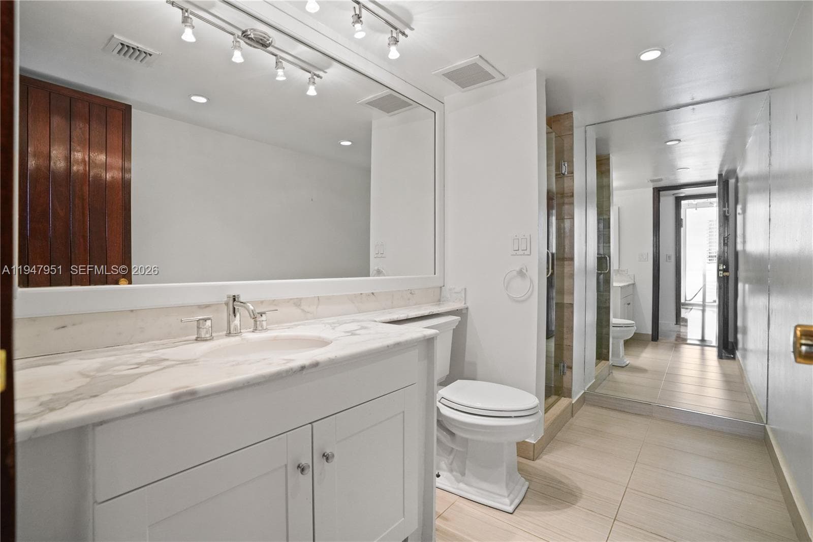 TURNBERRY TOWERS CONDO · #25GR in Aventura - Photo 35