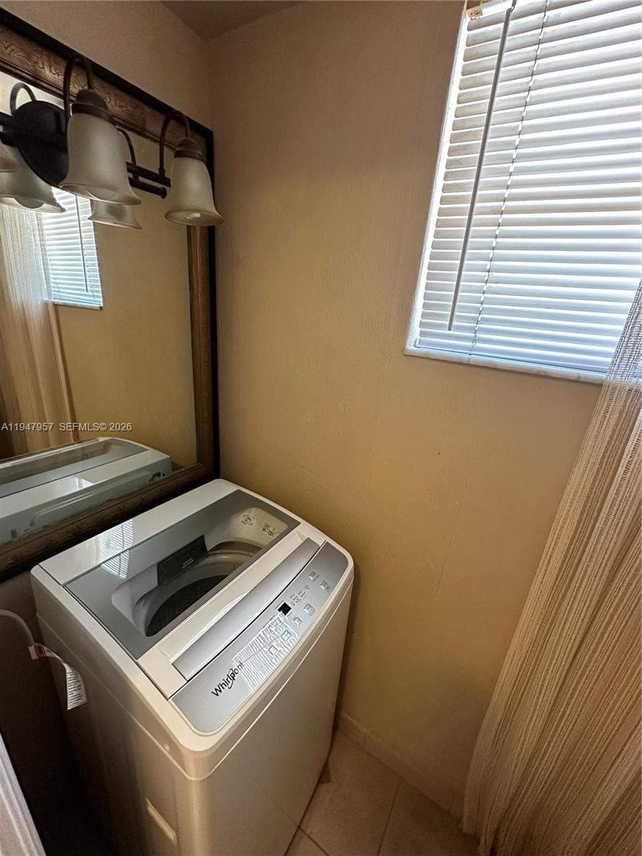BISC LAKE GARDENS NO 2 BL · #M216 in Aventura - Photo 5