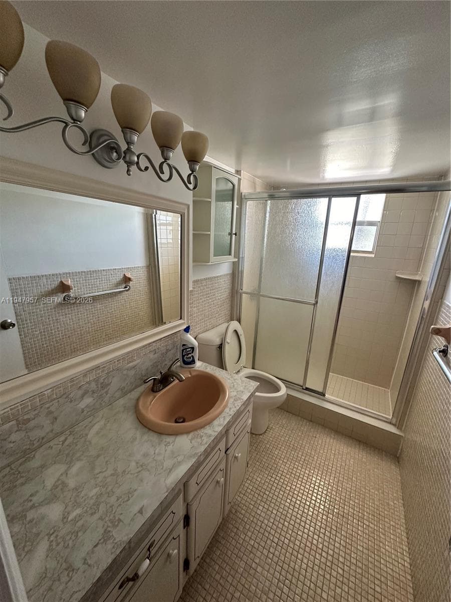 BISC LAKE GARDENS NO 2 BL · #M216 in Aventura - Photo 10