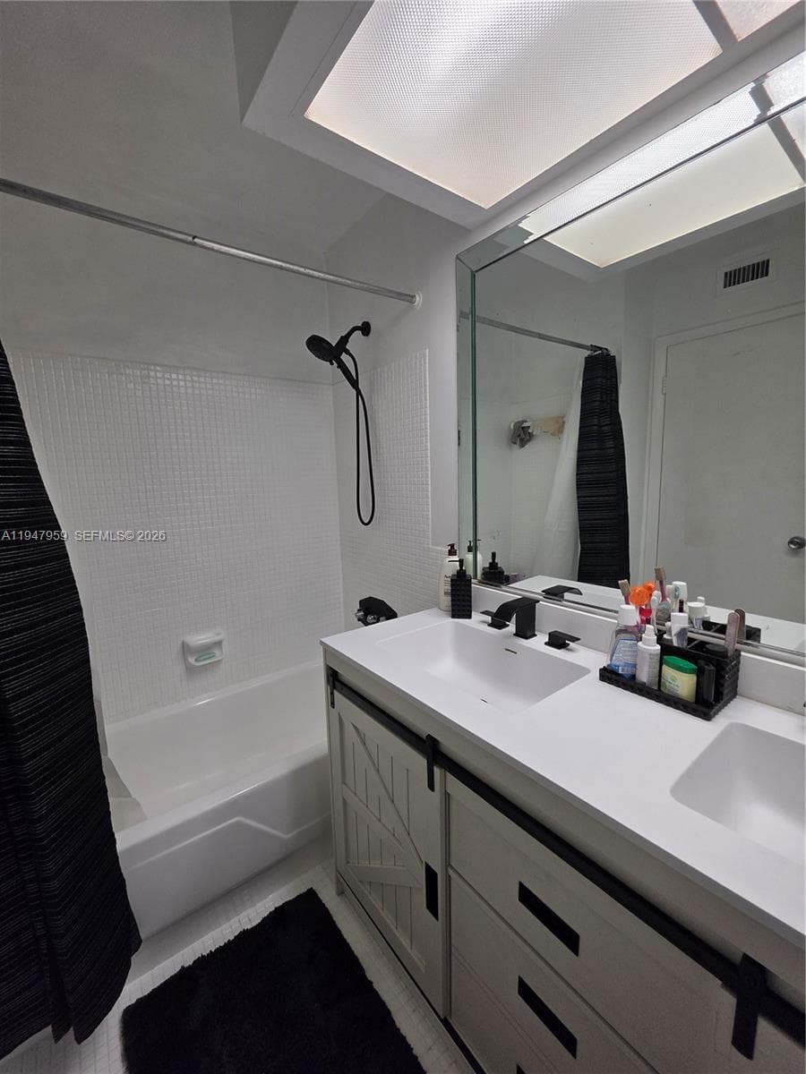 VILLAGE AT DADELAND CONDO · #D215 in Miami - Photo 24