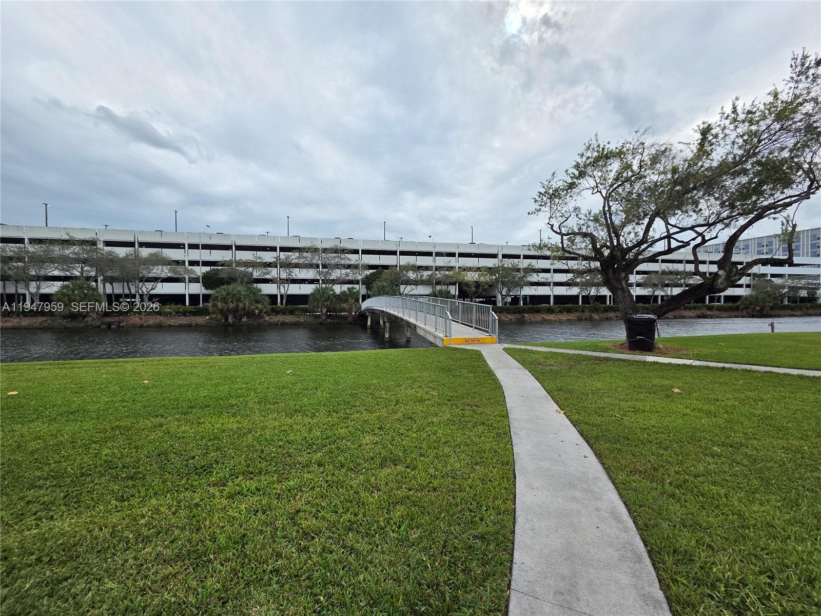 Pedestrian bridge to Dadeland Mall just outside of the building