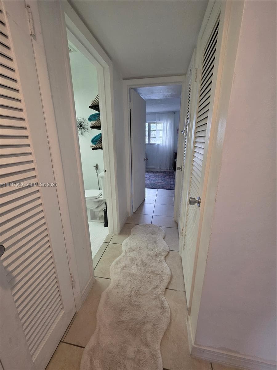 Hallway to bathroom & bedroom 2