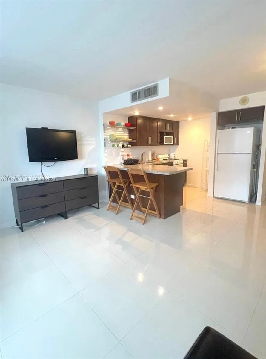 WINSTON TOWERS 200 · #1810 in Sunny Isles Beach - Photo 3