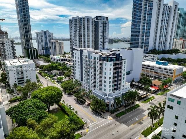 UPTOWN LOFTS CONDO · #1001 in Miami - Photo 5