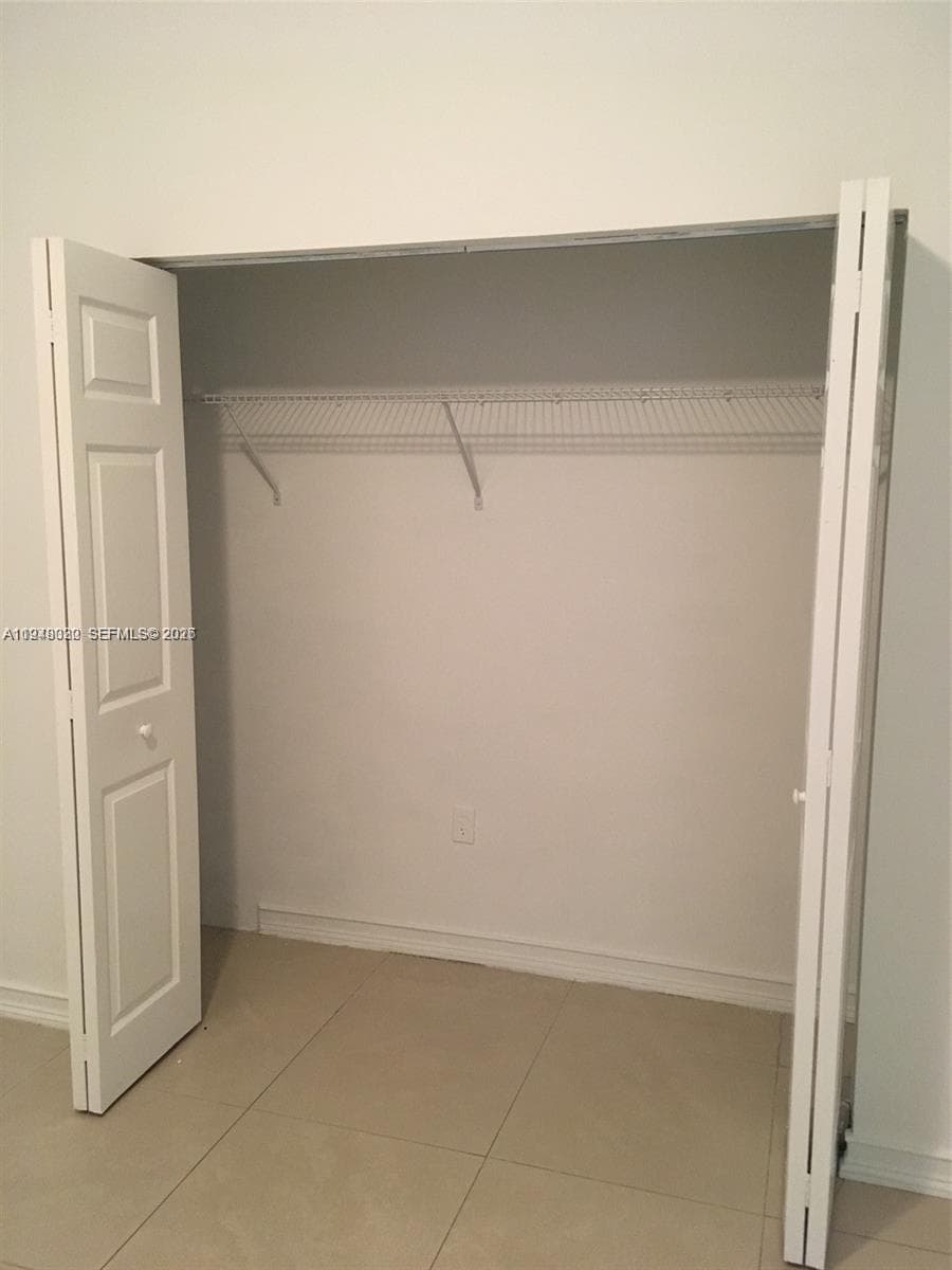 BLUE LAGOON CONDO · #602 in Miami - Photo 9
