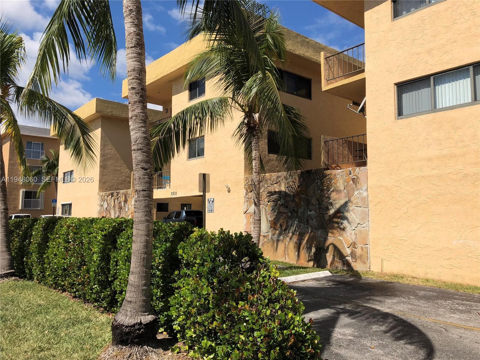 PARADISE ISLES CONDO · #204 in North Miami Beach - Photo 15