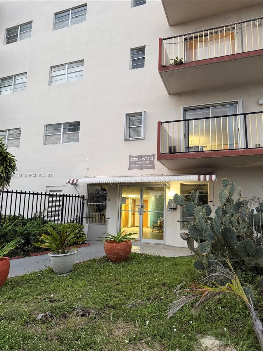 BONI VISTA 2 · #505 in Miami Beach - Photo 2