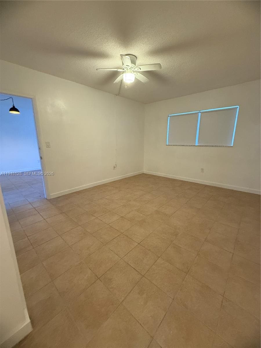 BISC LAKE GARDENS NO 2 BL · #F105 in Aventura - Photo 4