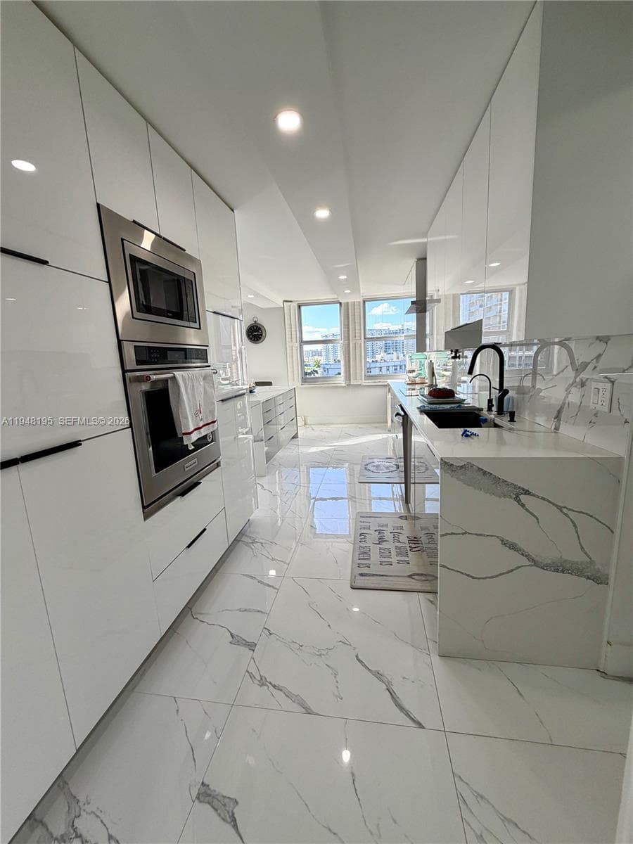 MALAGA TOWERS CONDO · #5A in Hallandale Beach - Photo 1