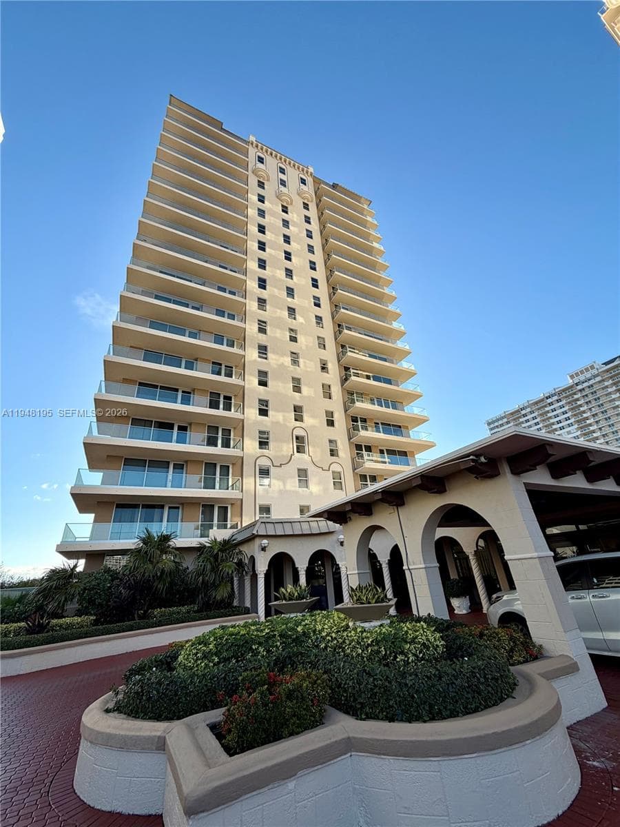 MALAGA TOWERS CONDO · #5A in Hallandale Beach - Photo 28