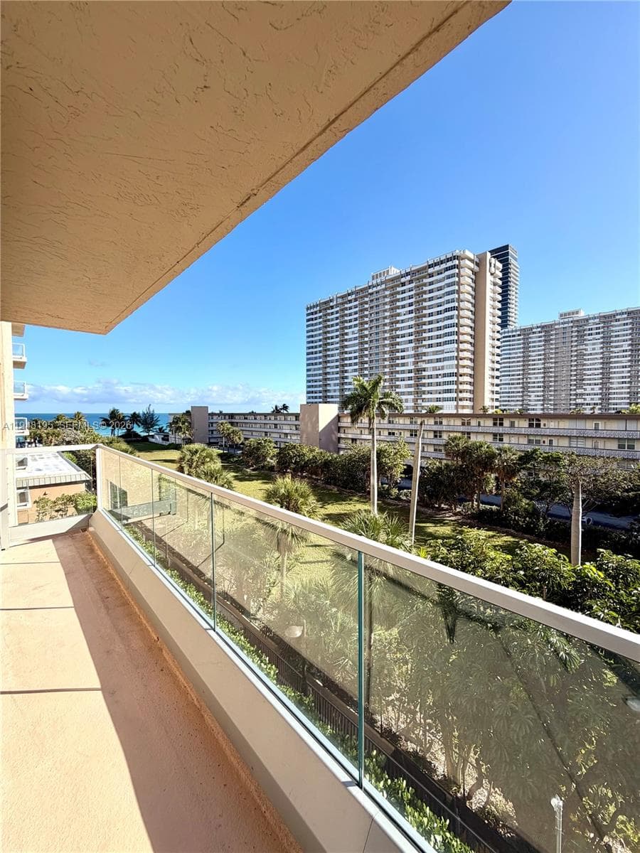 MALAGA TOWERS CONDO · #5A in Hallandale Beach - Photo 10